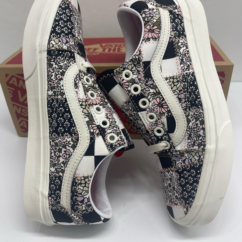 Vans WMNS Vans Old Skool
(Patchwork Floral) Marshmallow Sneakers 
VN0A38G19FY - Picture 6 of 16